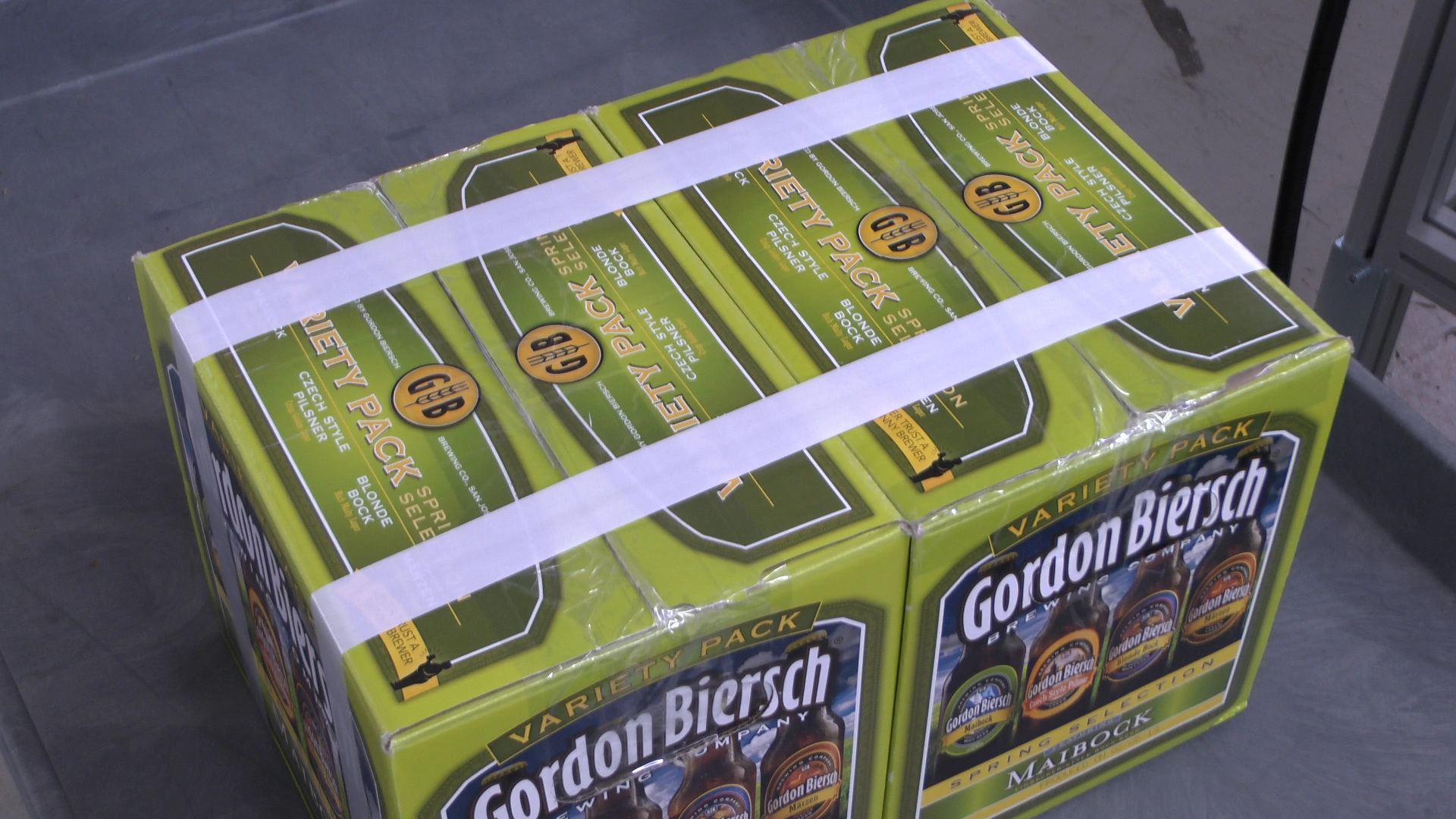 Multipacking, unitizing, banding, beverage