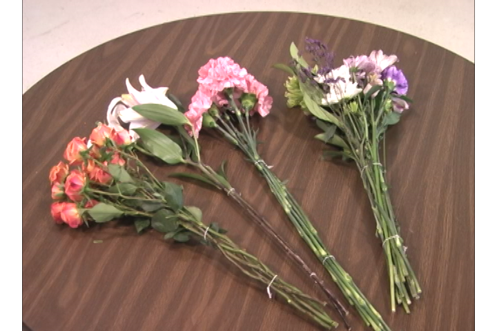 Flowers, Tying, unitizing, multipacking, bundling, securing, bunching, bouquets